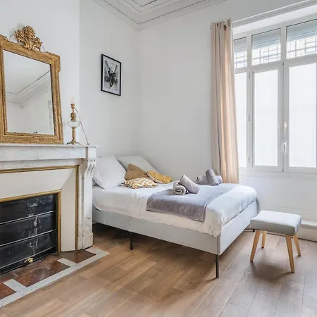 A Gambetta Apartment *
